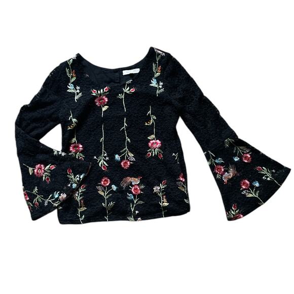 Solitaire Womens/Teen Black Lace Floral Lace Blouse Size Small Flare sleeves - Picture 2 of 7